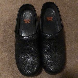 Dansko XP Clogs - Size 42